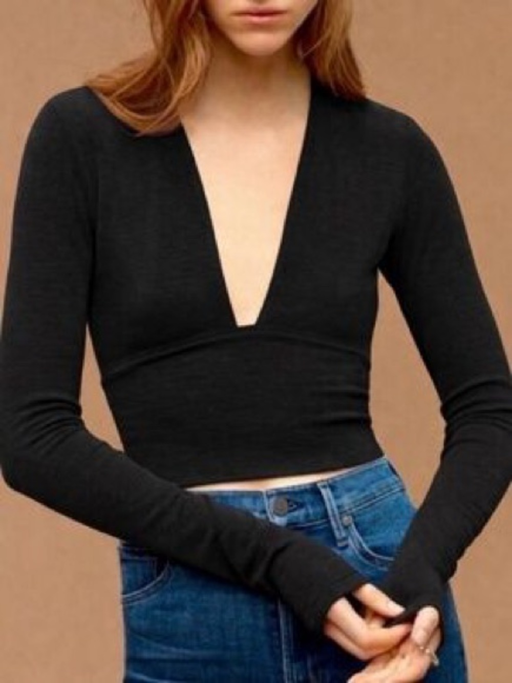 Aritzia Wilfred charcoal Deep V-Neck Long Sleeve Crop Top - Women